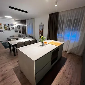 https://luxury-home-beach-apartament-with-parking-split-croatia.splithotels.org